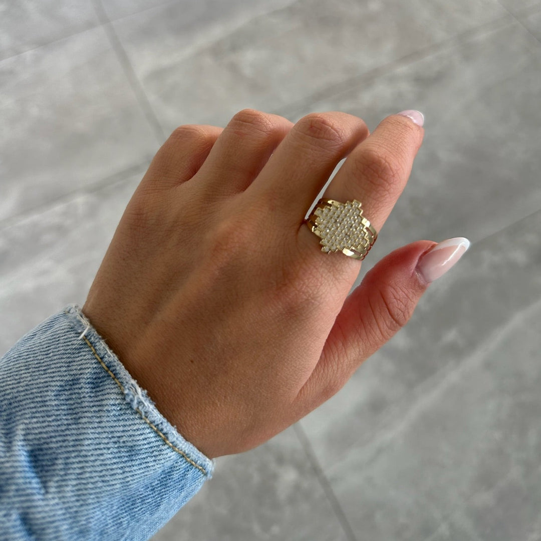 Quadratischer Goldring mit Zirkonia