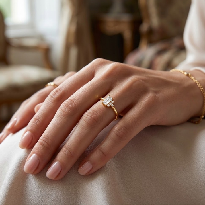 GOLDRING MIT BAGUETTE-DETAIL