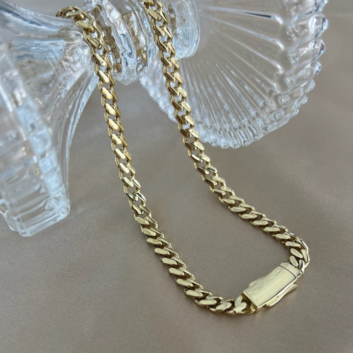 Schlichte Goldkette